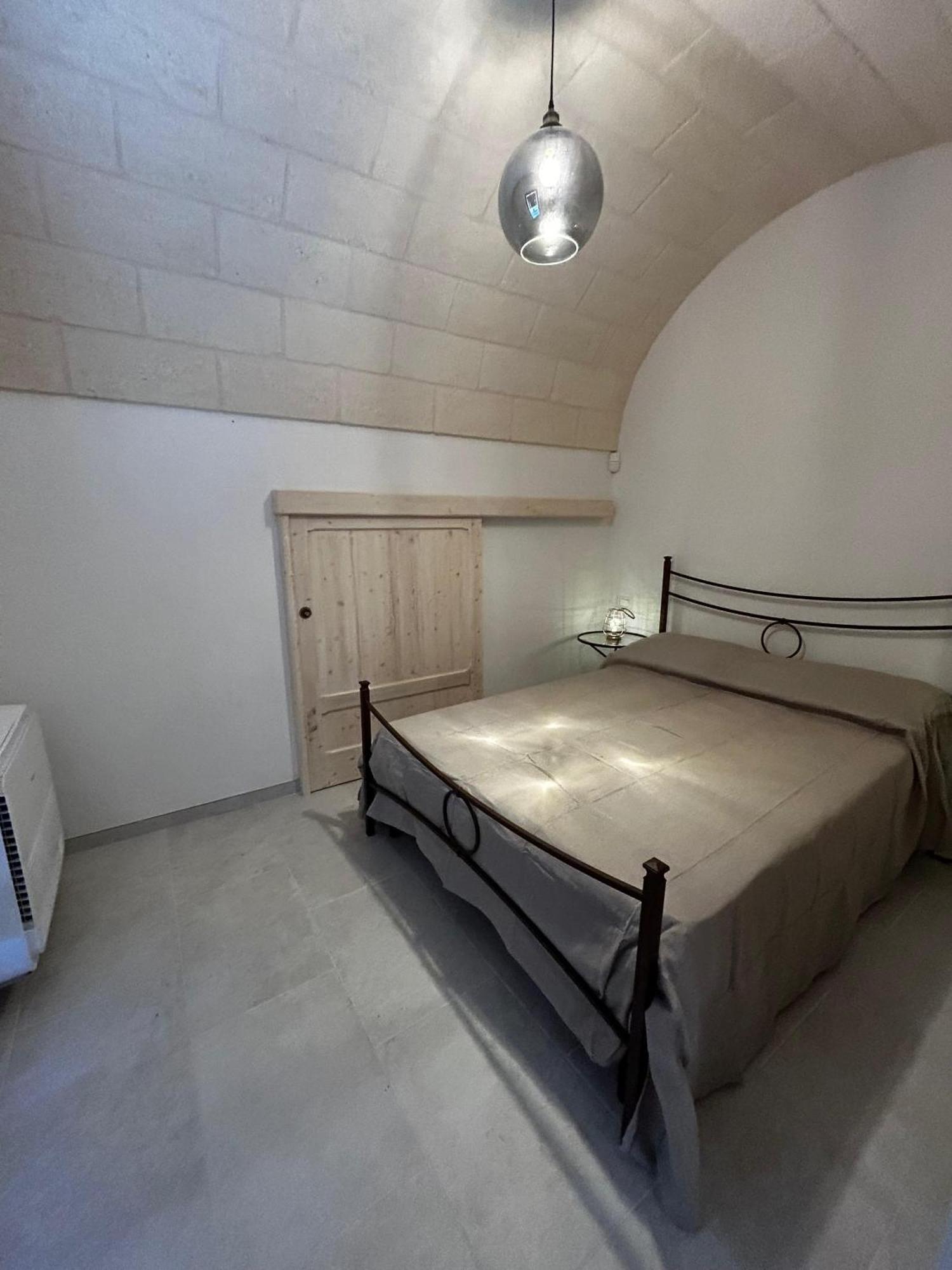 Il Trullo Di Bina Bed & Breakfast Пецце ди Греко Екстериор снимка